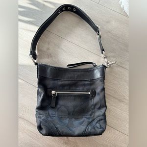 Coach Signature Vintage Hobo Bag - Gem